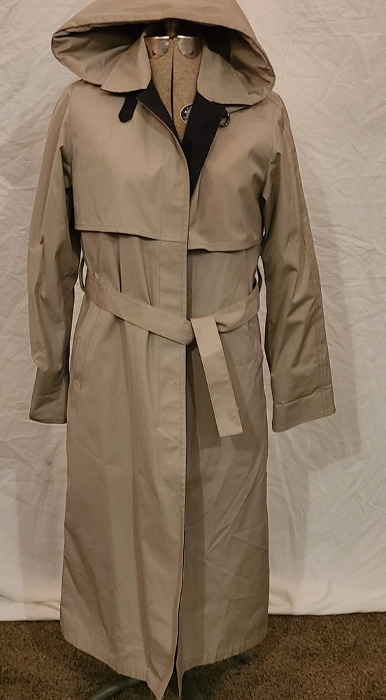 London Fog fully lined (removable) trenchcoat.